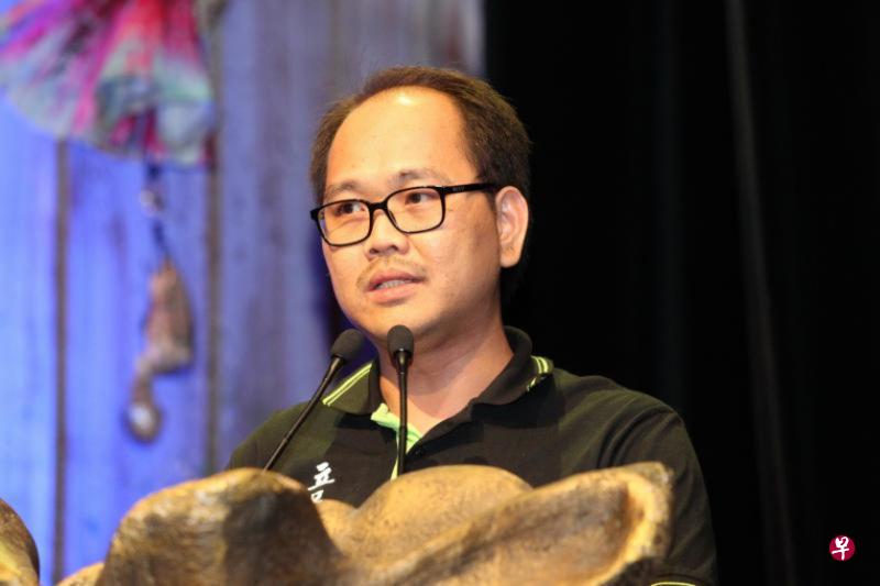 曾翎龙