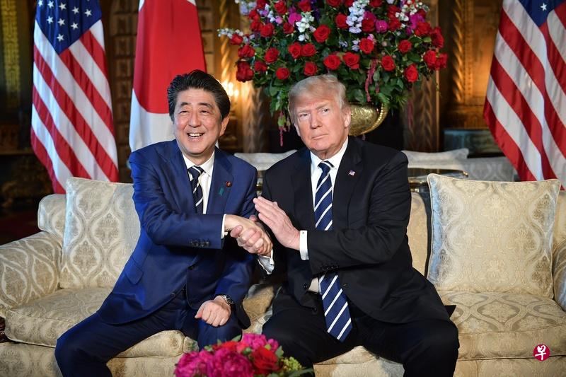 安倍上个月刚刚访问过美国，与特朗普商议了朝核问题和日本人质问题。（法新社）