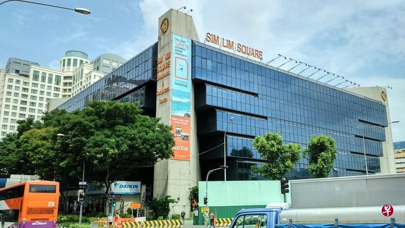 森林广场是本地极具规模的“一站式”电子产品购物中心。