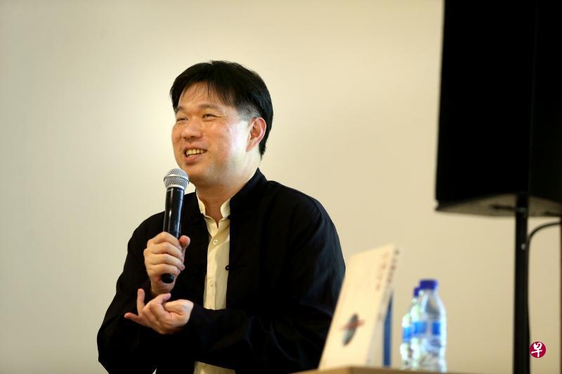 须文蔚借饮食挖掘历史记忆。（严宣融摄）