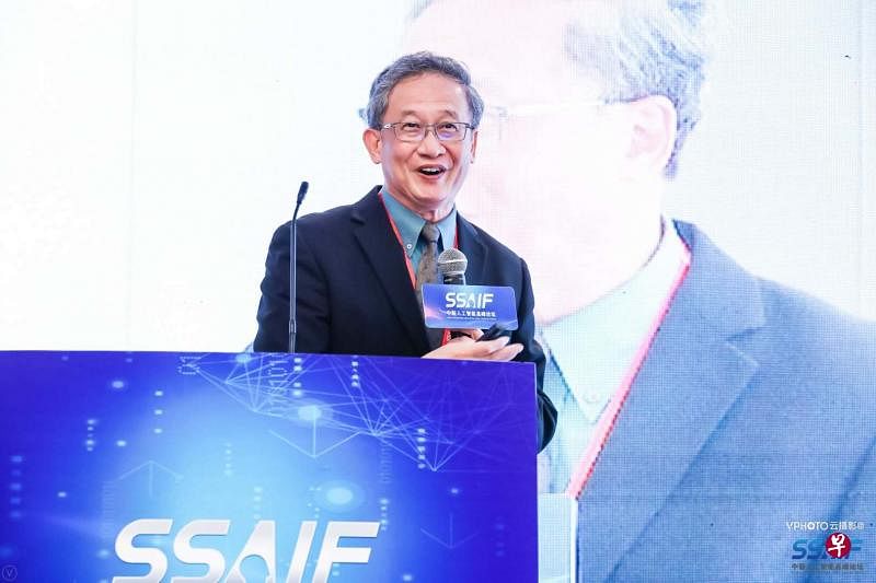 新加坡理工大学副校长罗汉中指出，人工智能浪潮下，必须为下一代做好面对科技颠覆的准备。（新加坡南京生态科技岛提供）