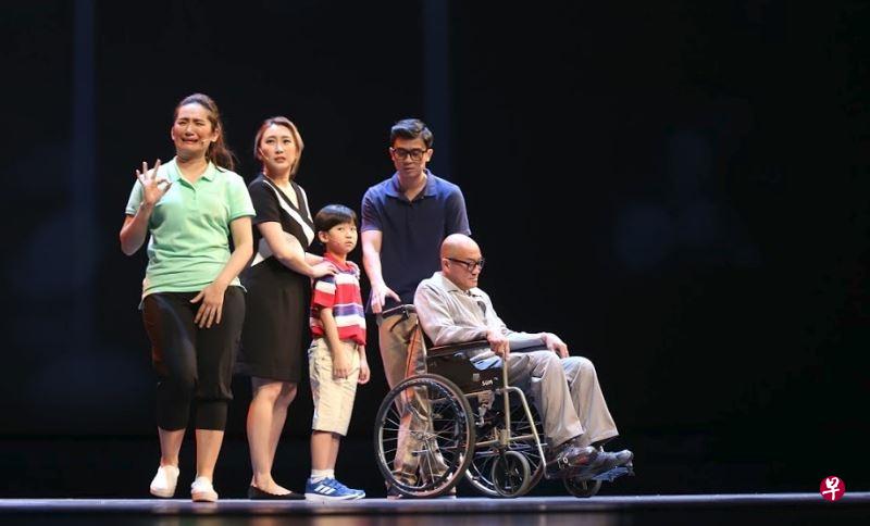 罗美玲（左一）演印佣，跟小主人（中）及阿公（右一）戏外培养好感情。（RWS提供）