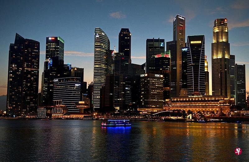 日暮时的滨海湾金融区拥有新加坡最繁华的天际线。（档案照片）