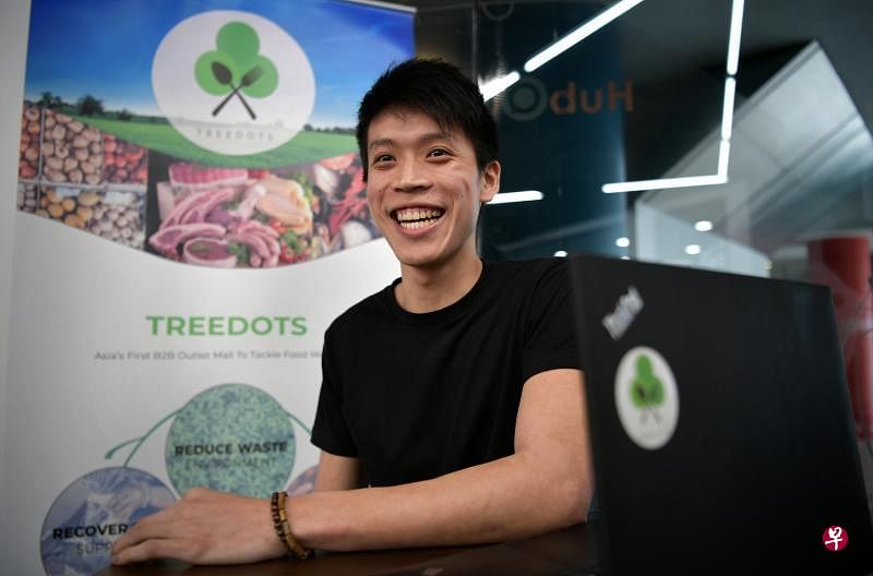 TreeDots创办人之一杨凯杰希望通过“网络食物直销厂”，减少我国的食物垃圾。（海峡时报）