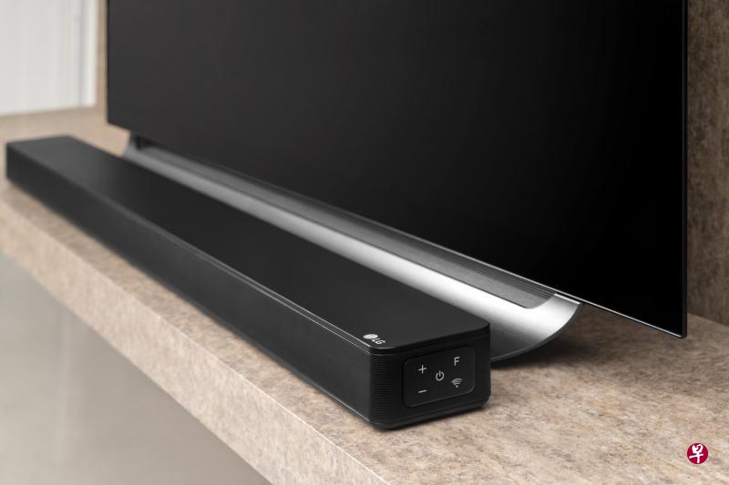 LG SK8Y音箱。