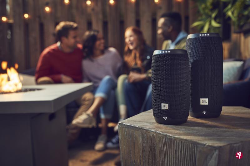 JBL Link 10和Link 20智能扬声器。