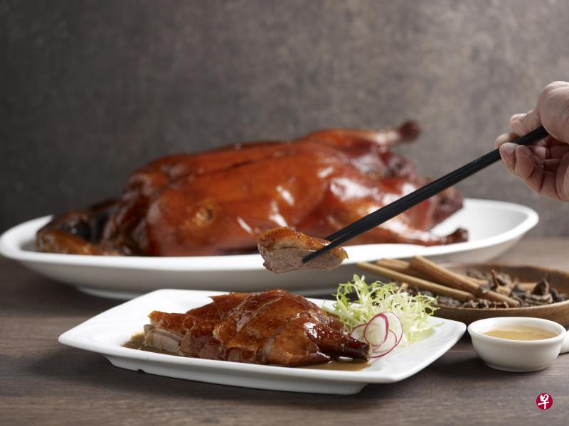 金牌烤肥鸭精选爱尔兰鸭。（餐馆提供照片）