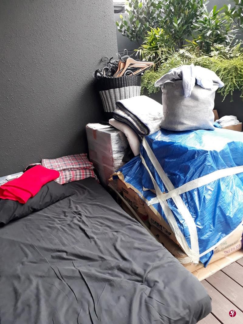 女佣米拉称被雇主要求睡在洋房后院。（受访者提供）
