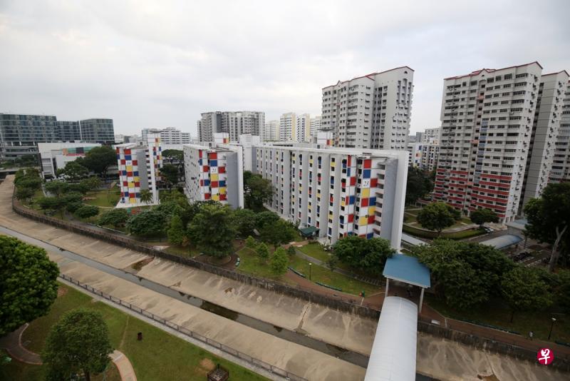 政府日前宣布让屋龄70年而未被列入选择性整体重建计划的组屋，让屋主将来可在自愿提早重建计划下，投票表决是否把组屋卖回给政府，让政府收回土地重新发展。（档案照）