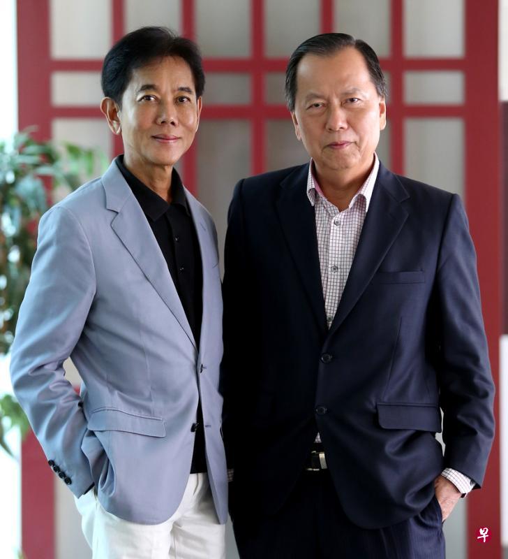 潮州八邑会馆永远名誉会长兼会务顾问郭明忠（左）与潮州八邑会馆主席蔡纪典。（龙国雄摄）