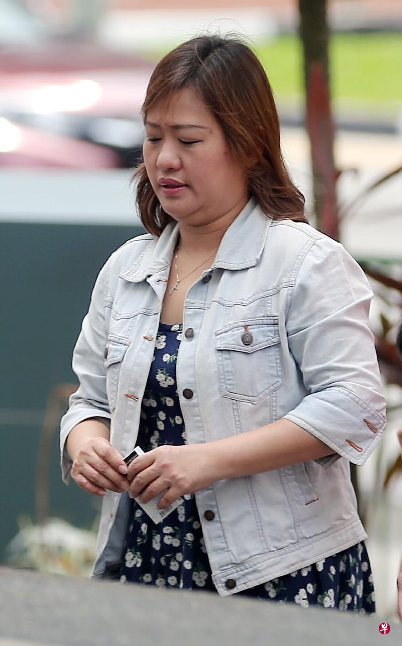 被告王心璇今午被判坐牢20个月，赔偿3万8540元 。（海峡时报）
