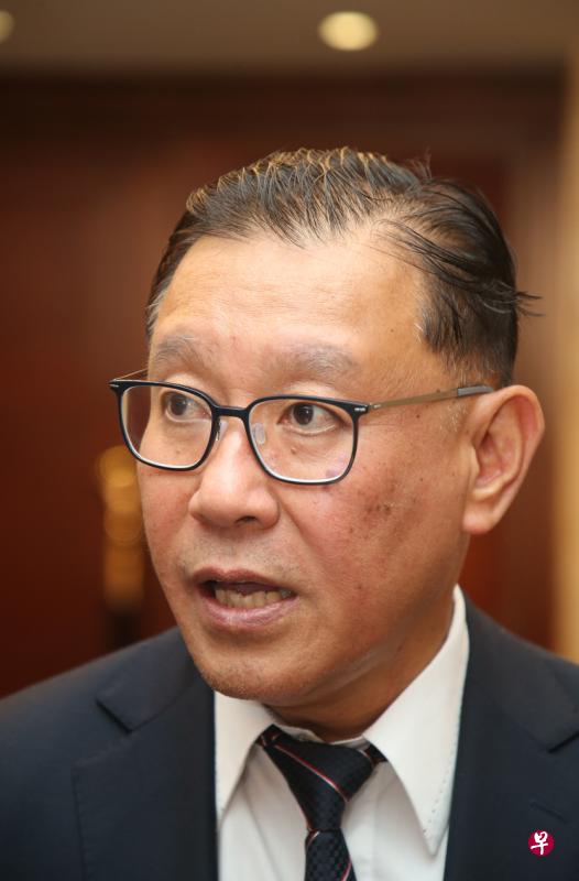 无论是《逗号》《大拇指》或是《小拇指》，这些报刊都致力培养学生对报纸的感情，并提供社会和时尚生活等新闻，也改写成学生读得懂的内容，让他们可逐渐过渡到能阅读早报。这一点早报做得很好。——新加坡华文教研中心院长符传丰博士