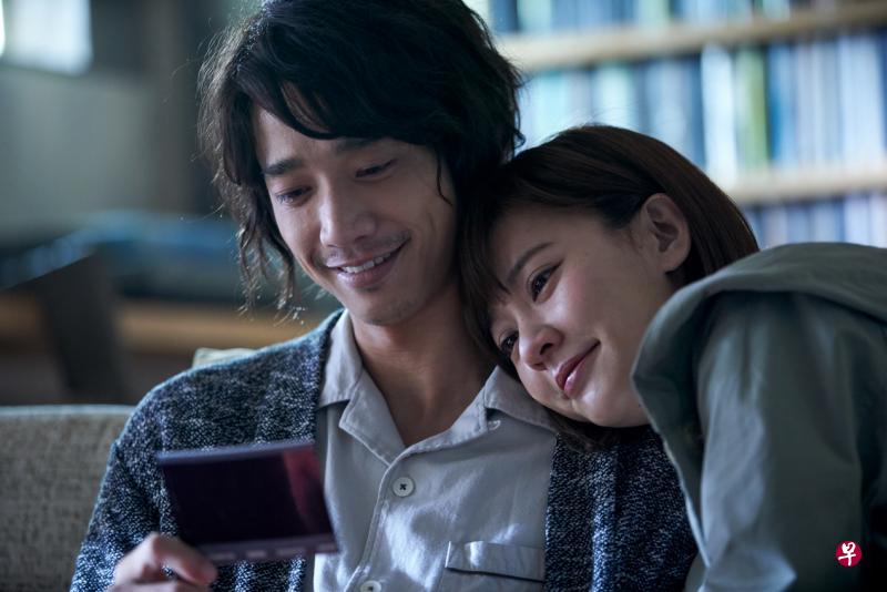 《比悲伤更悲伤的故事》由刘以豪（左）与陈意涵主演，本地上映日期未定。（剧照／互联网）