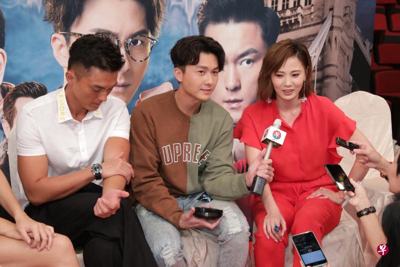 杨明、王浩信和朱晨丽在《兄弟》中搭档演出。（图片：TVB）