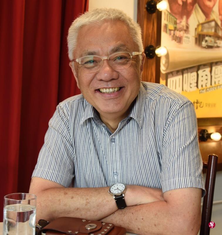 接手经营老曾记30年，韩权元把它从小摊位扩展至超过一百家店，遍布我国、马来西亚、印度尼西亚、澳大利亚和英国五个市场。（伍书永摄）