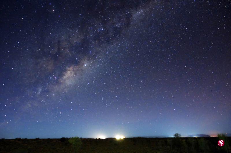 夜空，星罗棋布。