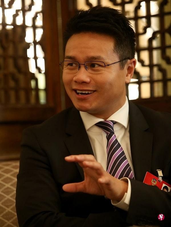 港商朱鼎健接过父亲衣钵，如今在深圳观澜湖建设了全球规模最大的高尔夫球场。（受访者提供）