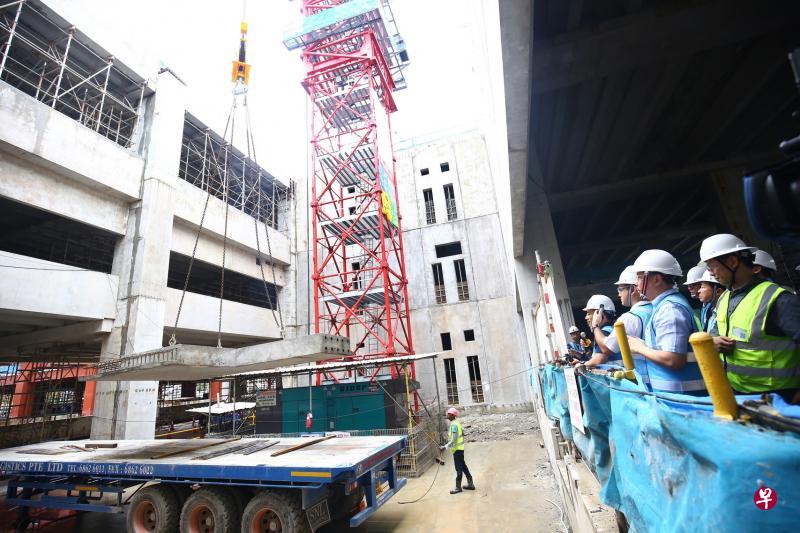 像建设卡尔物流中心这样的大型项目，除了发展商和主要承包商，还有很多分包商和中小企业参与，他们都会接触到IDD技术，并从中获益。（萧紫薇摄）