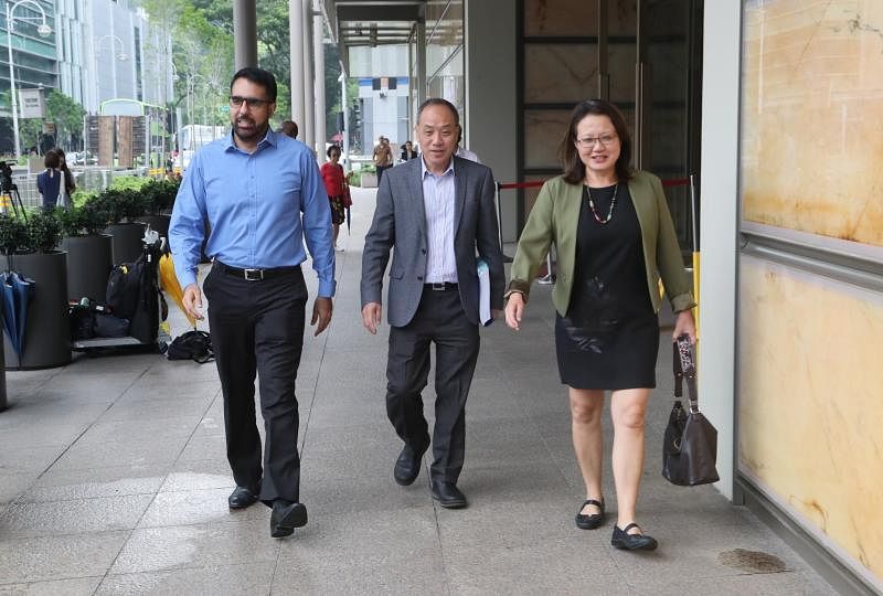 工人党前党魁刘程强（中）、主席林瑞莲（右）和现任秘书长毕丹星等人被起诉一案，预料将在今年了结。（档案照片）