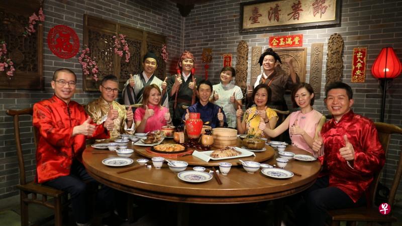 96.3好FM众DJ合唱三首贺年歌曲，也搭配喜庆温馨的视频。（96.3好FM提供）
