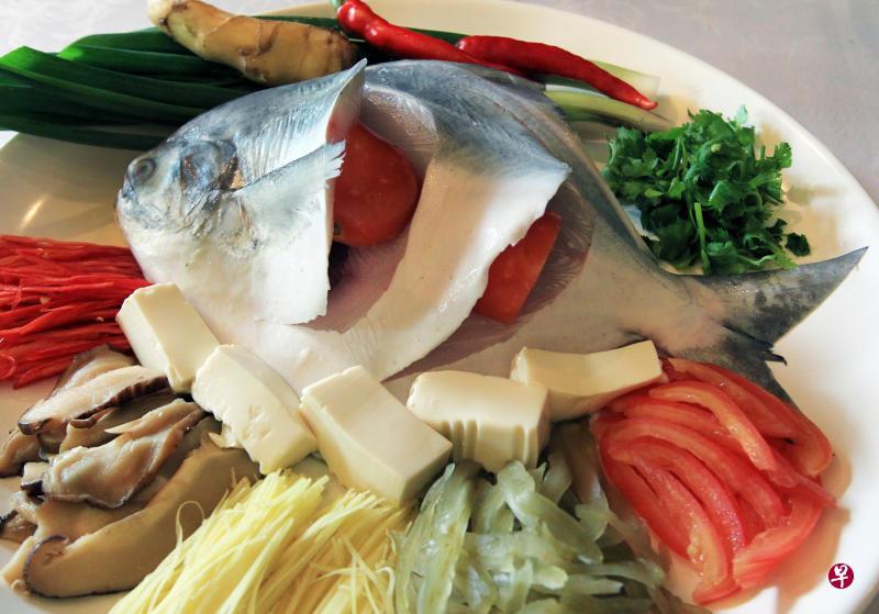 和其他肉类相比，鱼类食物卡路里较低，作为年菜，可吃得丰盛又健康。（档案照）