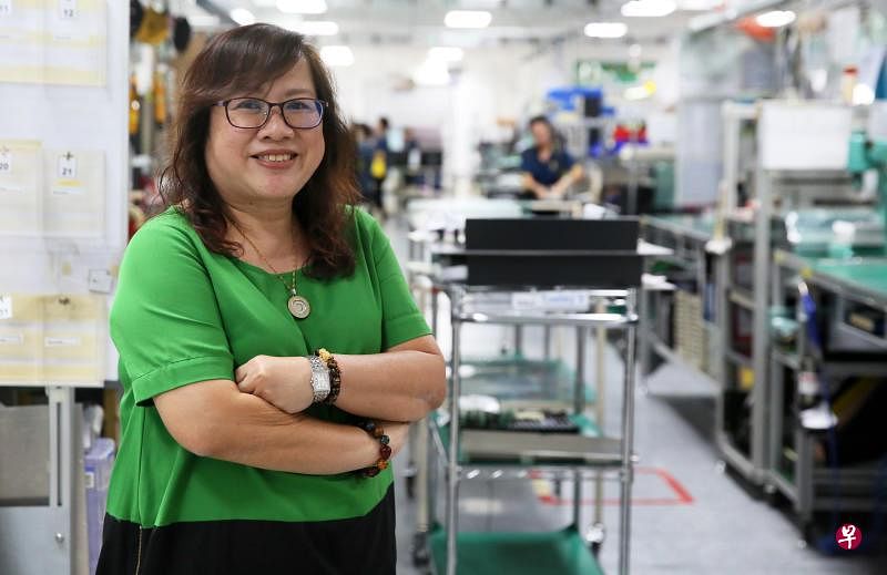 王美仙在日资跨国企业横河电机亚洲工作38年。（洪璐华摄）