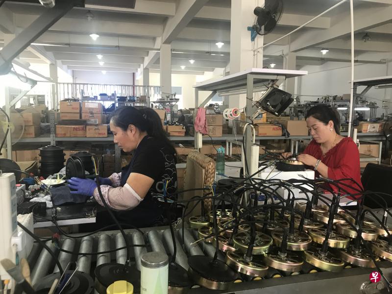 在对外贸易承压之际，中国将采取搭建更多经贸平台等一系列措施，帮助中小企业扩大进出口贸易。（海峡时报资料图）