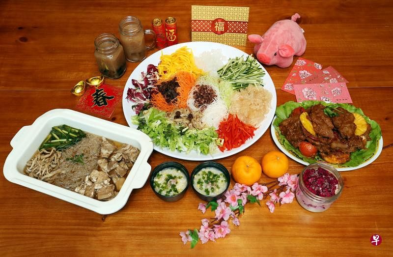 联合早报乐活记者和烹饪导师亲制健康捞生、年菜与饮料，分享食谱，让你零负担享受美食。