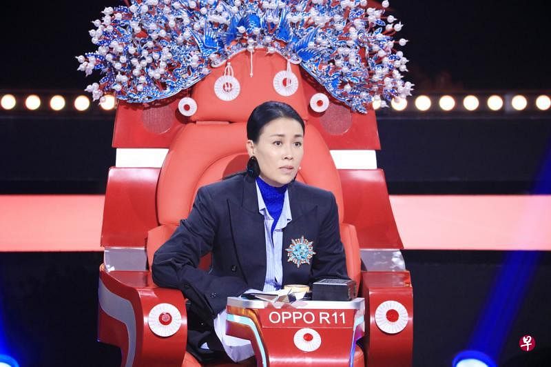 那英为《中国好声音》（一度改名《中国新歌声》）担任六年导师，先后三夺冠军导师。（图片来自Biz Trends、互联网）