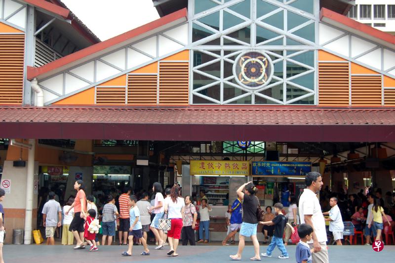 忠邦城拥有300多间的商店、摊贩，是购物、用餐、消闲的好去处，同时也拥有义顺新镇仅有的湿巴刹及熟食中心。（梁伟康摄）