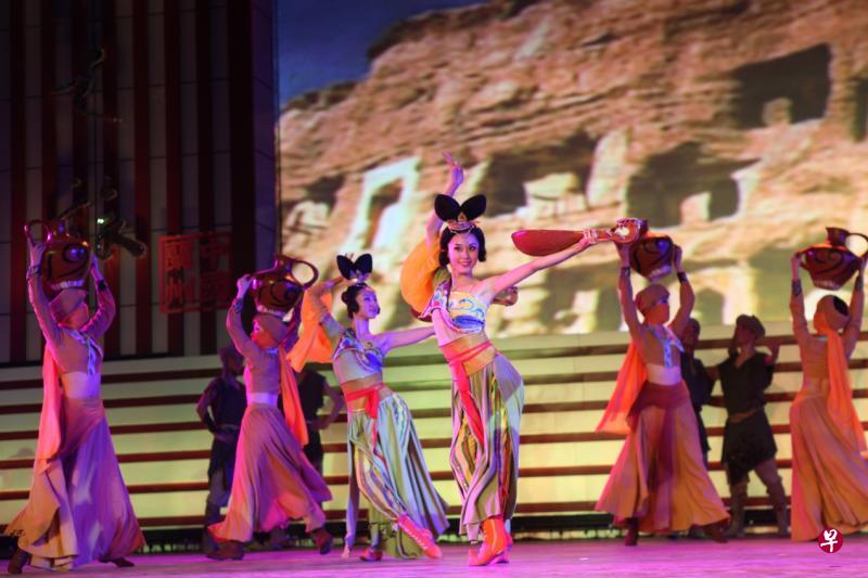 兰州歌舞剧团今年参与妆艺大游行演出（商家提供）