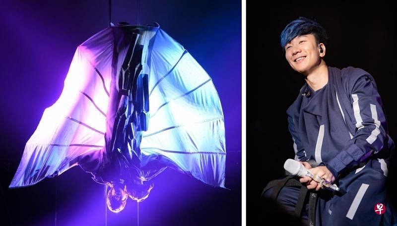 JJ有如“蝙蝠”般的倒吊姿态在半空中出场，演唱经典歌曲《一千年以后》揭序！ （图／网络）