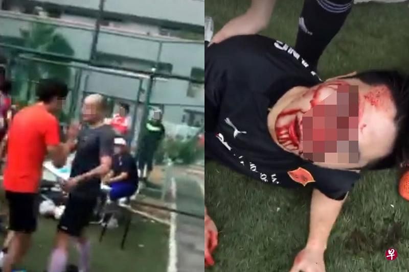 一名男子满脸鲜血，侧躺在草地上（右图）。穿着黑色球衣的光头男子被推后，大声喊着“我没有碰你啊！”（左图）。（互联网）