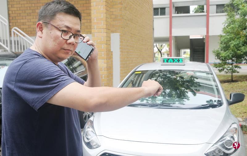 李国文向记者叙述当时情况。