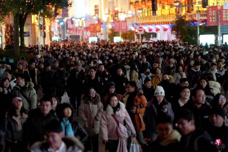 中国的许多问题，从意识形态、从社会制度，并不能揭示和解释其中的缘由。（路透社档案照片）