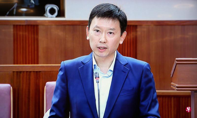 徐芳达在作出回应时举例，所有国人到综合诊疗所求医时都能享有津贴，年长者相较得到更多津贴。