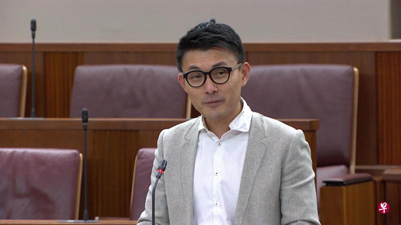 交通部兼文化、社区及青年部高级政务次长马炎庆希望，德士公司在提供柴油给德士师傅时，也能够承担部分的柴油税。（视频截图）