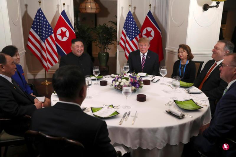 2月27日，美国总统特朗普和朝鲜最高领导人金正恩在越南河内共进晚餐。（路透社档案照）