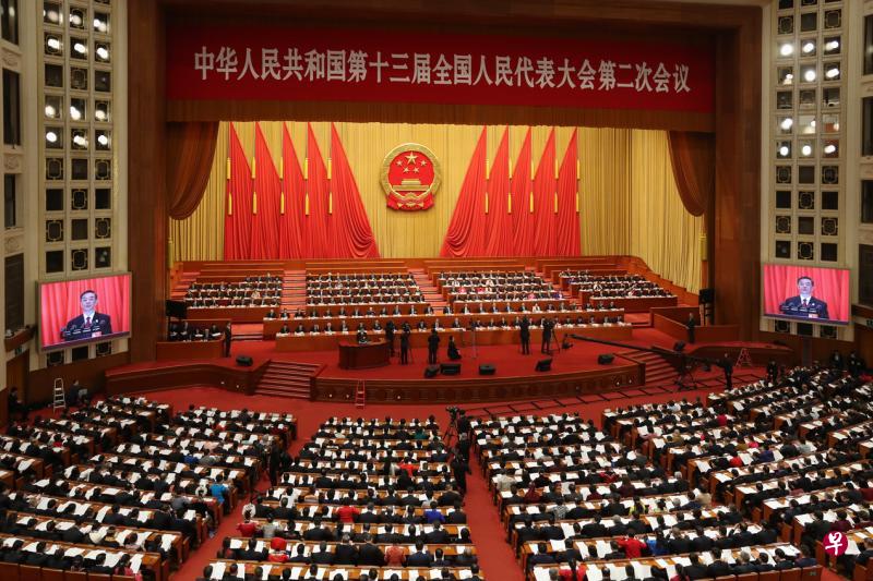 中国最高人民法院院长周强昨天在北京人民大会堂做工作报告。（香港中通社）