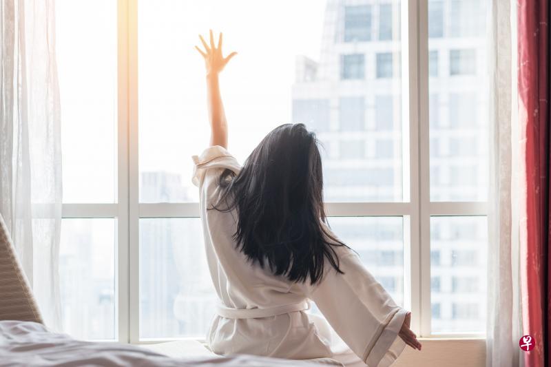 睡眠饱足，才有充沛精力迎接忙碌的一天。（iStock图片）