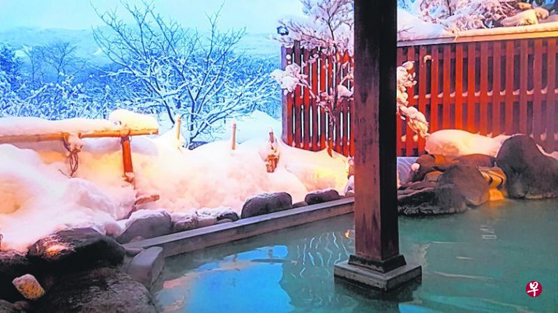 硫磺温泉被日本人视为强身健体的自然疗程。