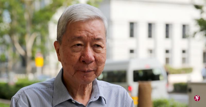 证券经纪黄吉杰通过电话听取苏启文的指示进行交易时，并不知道苏启文的真实身份，因为对方一直自称是“周彼得”。（海峡时报）