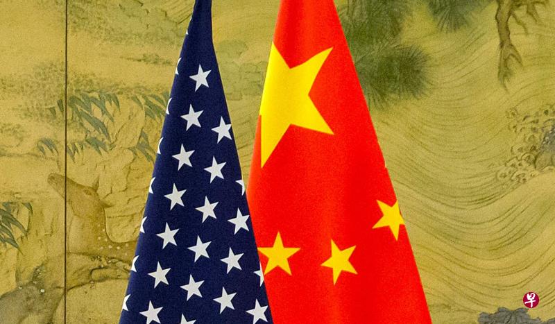 作者指出，美国经济眼下的强大似乎只是昙花一现，它的短期韧性已是强弩之末，而中国当下的短期疲软应会在年中结束，而其长期基本面相对稳固。（法新社资料图）