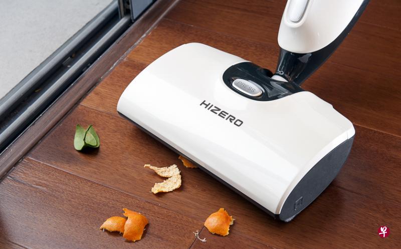 Hizero F801四合一清洁机采用先进技术，一次过把地板打扫干净。（商家提供）