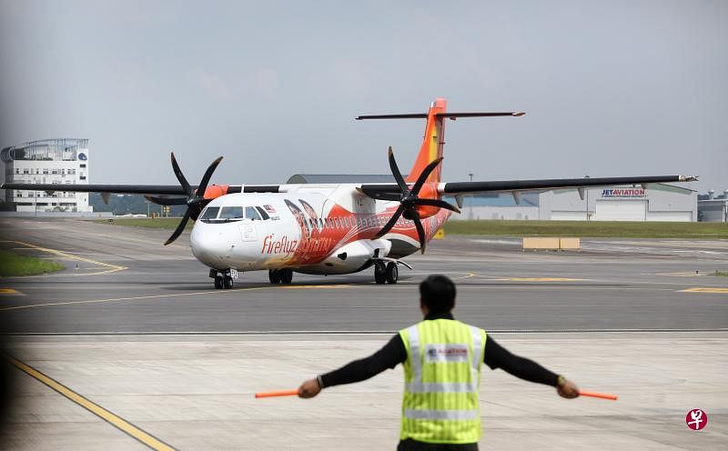 飞萤航空FY3126航班昨早10时53分在实里达机场降陆，完成该公司对实里达的首航，也标志着新马在双边课题上取得双赢成果。（陈斌勤摄）