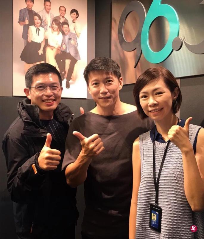 翁清海昨到96.3好FM上丽仪和国贤主持的《下班ing》节目。 （图片：96.3好FM）