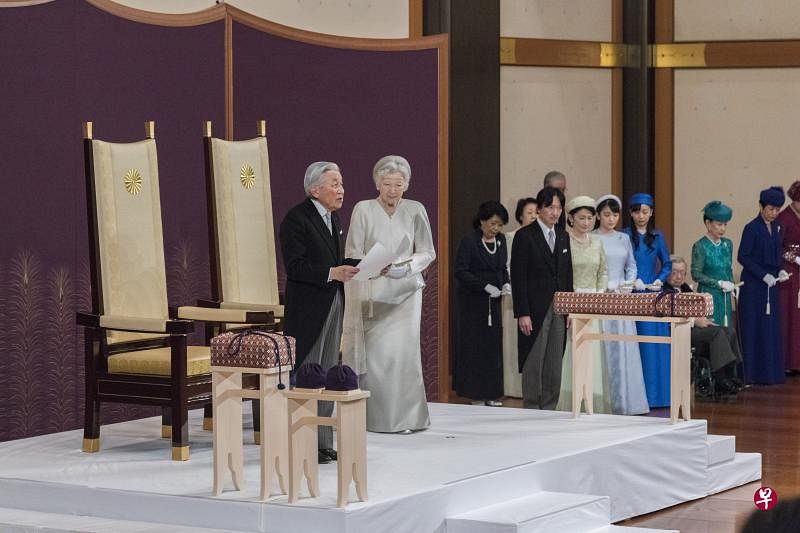 2019年4月30日，日本明仁天皇正式退位。（新华社）