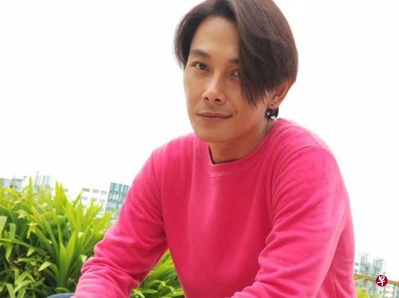 廖永谊曾为养家，一天打三份工。（档案照）