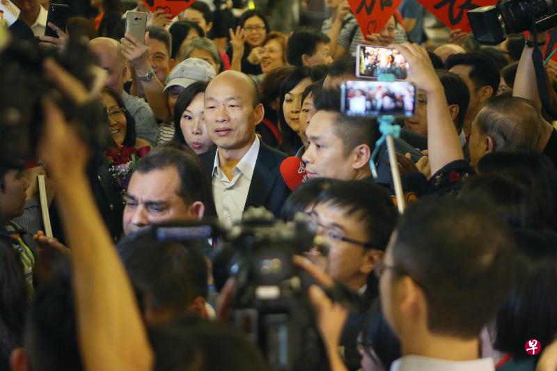 《联合报》最新民调发现，原本在民调上领先的高雄市长韩国瑜的支持率，较三个星期前下滑5个百分点。（档案照）