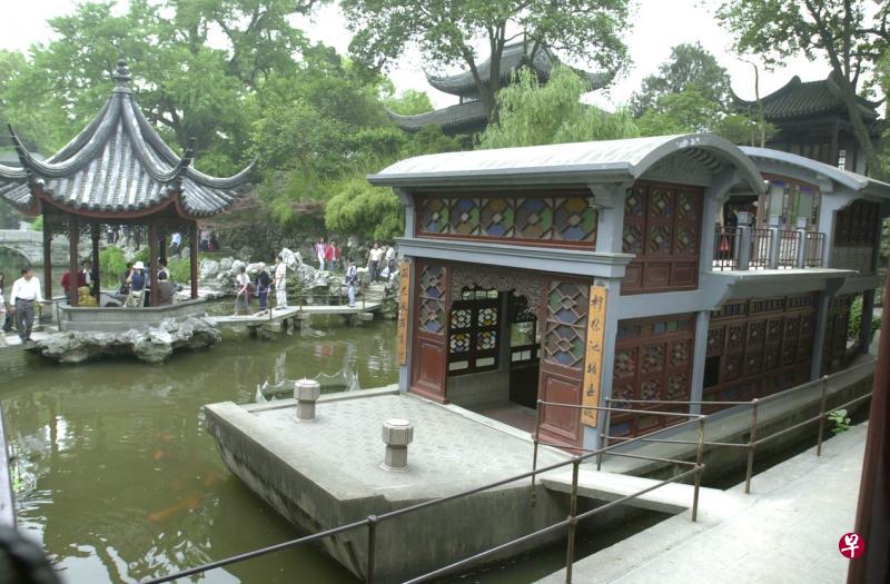 摄于2001年的苏州工业园区一隅景色。（档案照）